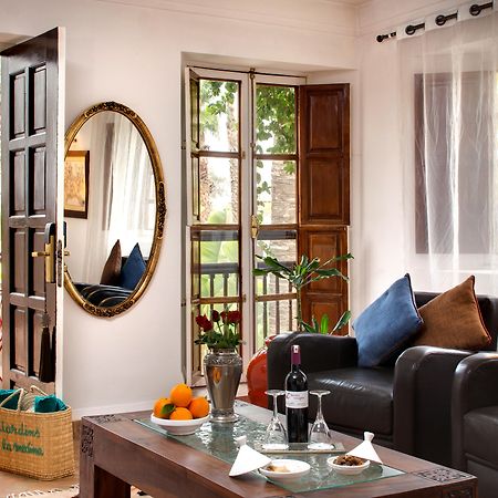 Hotel Les Jardins De La Médina Marrakesh Esterno foto A living room in a typical apartment