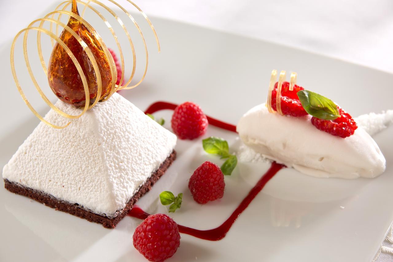 Hotel Les Jardins De La Médina Marrakesh Esterno foto A dessert